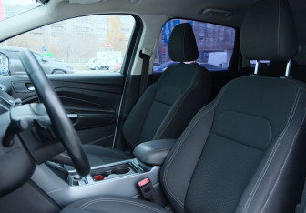 Подержанный автомобиль Ford Kuga 2017 года (16 фото)