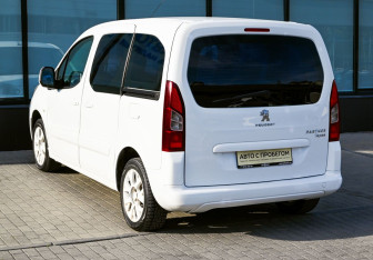 Подержанный автомобиль Peugeot Partner 2012 года (3 фото)