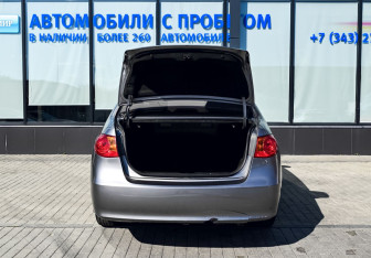 Подержанный автомобиль Hyundai Elantra Sedan 2010 года (18 фото)