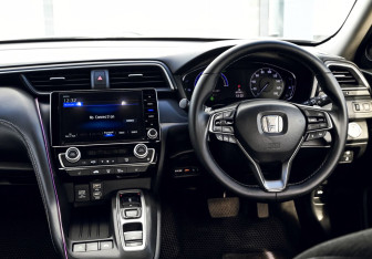 Подержанный автомобиль Honda Insight Sedan 2018 года (19 фото)