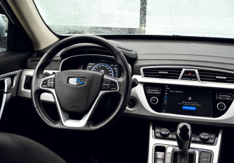 Подержанный автомобиль Geely Atlas 2019 года (19 фото)
