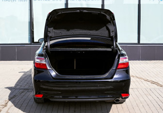 Подержанный автомобиль Toyota Camry Sedan 2015 года (20 фото)