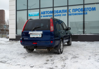 Подержанный автомобиль Nissan X-Trail 2005 года (5 фото)