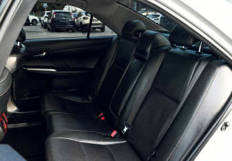 Подержанный автомобиль Toyota Camry Sedan 2013 года (17 фото)