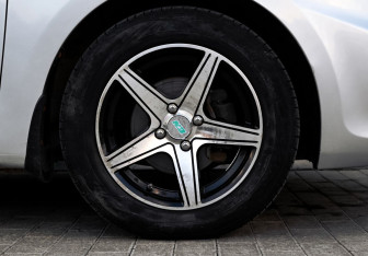 Подержанный автомобиль Hyundai Solaris Hatchback 2012 года (19 фото)