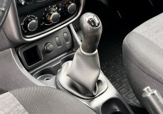 Подержанный автомобиль Renault Duster 2013 года (12 фото)