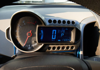 Подержанный автомобиль Chevrolet Aveo Sedan 2013 года (9 фото)