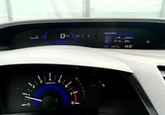 Подержанный автомобиль Honda Civic Sedan 2012 года (15 фото)