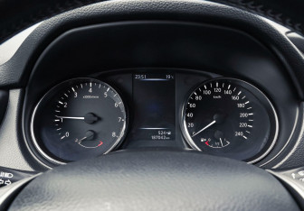 Подержанный автомобиль Nissan Qashqai 2014 года (2 фото)