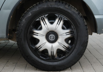 Подержанный автомобиль Renault Sandero 2010 года (18 фото)