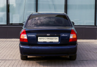 Подержанный автомобиль Hyundai Accent Sedan 2008 года (4 фото)