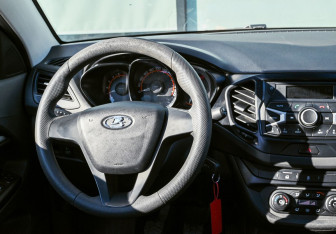 Подержанный автомобиль LADA (ВАЗ) Vesta Sedan 2021 года (16 фото)