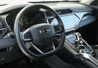 Подержанный автомобиль Geely Atlas Pro 2022 года (9 фото)