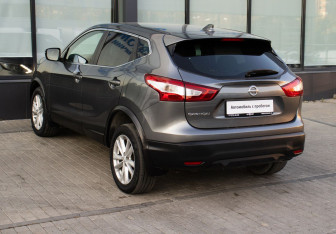 Подержанный автомобиль Nissan Qashqai 2017 года (3 фото)