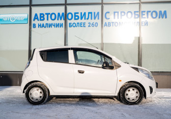 Подержанный автомобиль Chevrolet Spark 2011 года (6 фото)