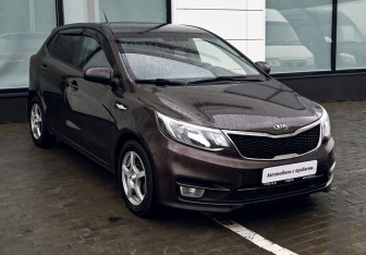 Подержанный автомобиль Kia Rio Hatchback 2015 года (7 фото)