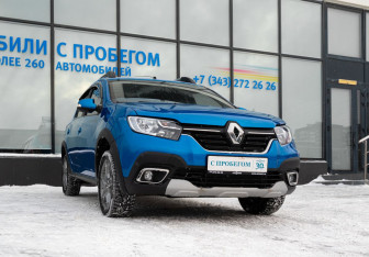 Подержанный автомобиль Renault Sandero 2021 года (7 фото)