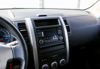 Подержанный автомобиль Nissan X-Trail 2012 года (10 фото)