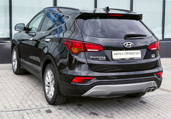 Подержанный автомобиль Hyundai Santa Fe 2017 года (3 фото)