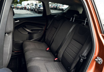 Подержанный автомобиль Ford Kuga 2015 года (18 фото)