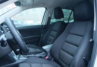 Подержанный автомобиль Mazda CX-5 2012 года (17 фото)