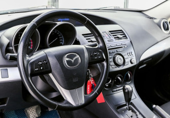Подержанный автомобиль Mazda 3 Sedan 2011 года (9 фото)