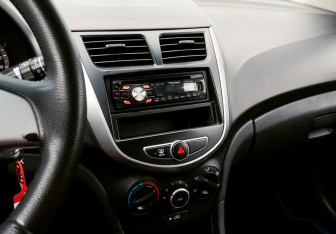 Подержанный автомобиль Hyundai Solaris Sedan 2011 года (11 фото)