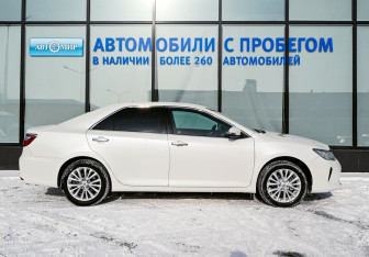Подержанный автомобиль Toyota Camry Sedan 2015 года (6 фото)