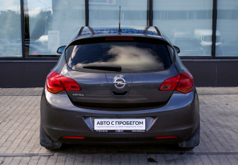 Подержанный автомобиль Opel Astra Hatchback 2011 года (4 фото)