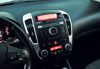 Подержанный автомобиль Kia Ceed Wagon 2010 года (15 фото)