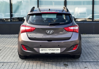 Подержанный автомобиль Hyundai i30 Hatchback 2014 года (4 фото)