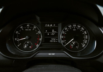 Подержанный автомобиль Skoda Octavia Liftback 2014 года (16 фото)