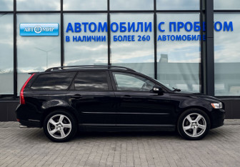 Подержанный автомобиль Volvo V50 2007 года (6 фото)
