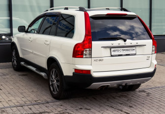 Подержанный автомобиль Volvo XC90 2011 года (3 фото)