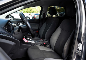 Подержанный автомобиль Ford Focus Wagon 2012 года (16 фото)