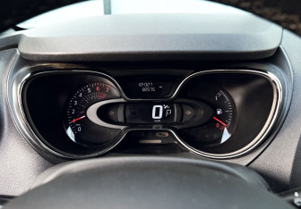 Подержанный автомобиль Renault Kaptur 2017 года (9 фото)
