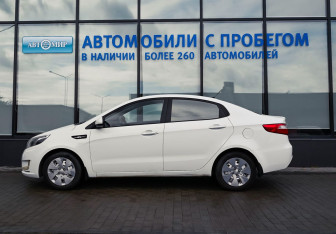 Подержанный автомобиль Kia Rio Sedan 2013 года (16 фото)