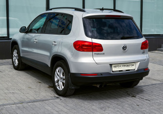 Подержанный автомобиль Volkswagen Tiguan 2011 года (3 фото)