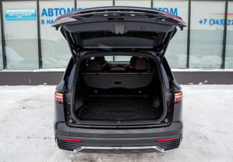 Подержанный автомобиль Geely Monjaro 2024 года (20 фото)