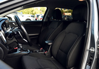 Подержанный автомобиль Kia Ceed Wagon 2019 года (17 фото)