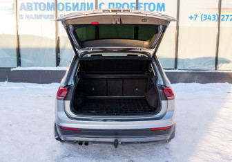 Подержанный автомобиль Volkswagen Tiguan 2017 года (22 фото)