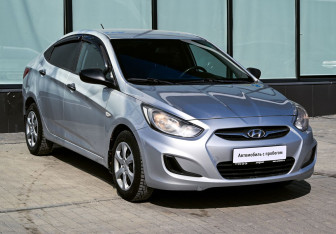 Подержанный автомобиль Hyundai Solaris Sedan 2011 года (7 фото)