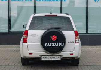 Подержанный автомобиль Suzuki Grand Vitara 2011 года (4 фото)