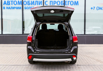 Подержанный автомобиль Mitsubishi Outlander 2018 года (20 фото)