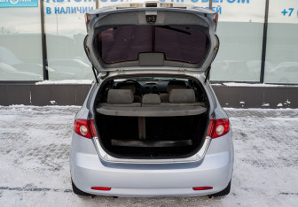Подержанный автомобиль Chevrolet Lacetti Hatchback 2005 года (18 фото)