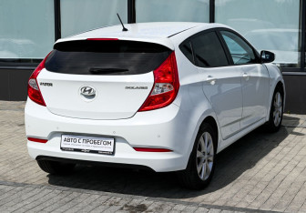 Подержанный автомобиль Hyundai Solaris Hatchback 2015 года (5 фото)