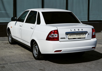 Подержанный автомобиль LADA (ВАЗ) Priora Sedan 2017 года (3 фото)