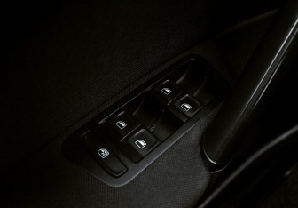 Подержанный автомобиль Volkswagen Golf Hatchback 2013 года (12 фото)