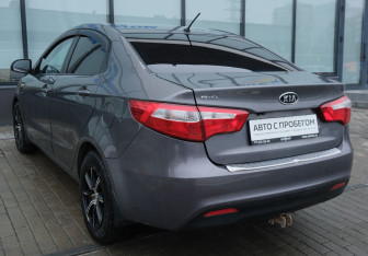 Подержанный автомобиль Kia Rio Sedan 2012 года (3 фото)
