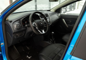 Подержанный автомобиль Renault Sandero 2021 года (9 фото)